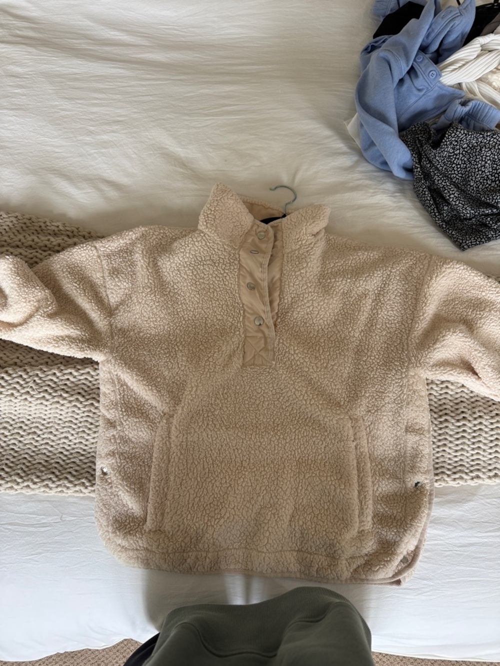 Forever 21 Cream Teddy Pullover Jacket